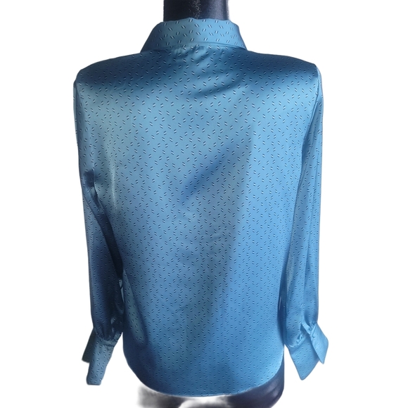 RW&CO Aqua Colored Satiny Soft Button Up Shirt S - Picture 6 of 7